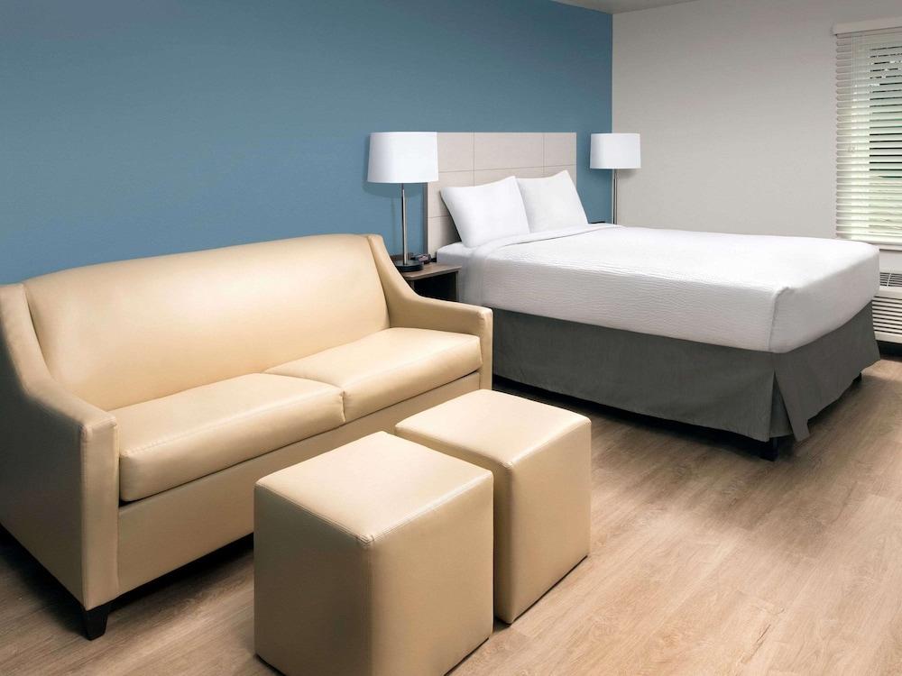 Suburban Studios Watford City المظهر الخارجي الصورة