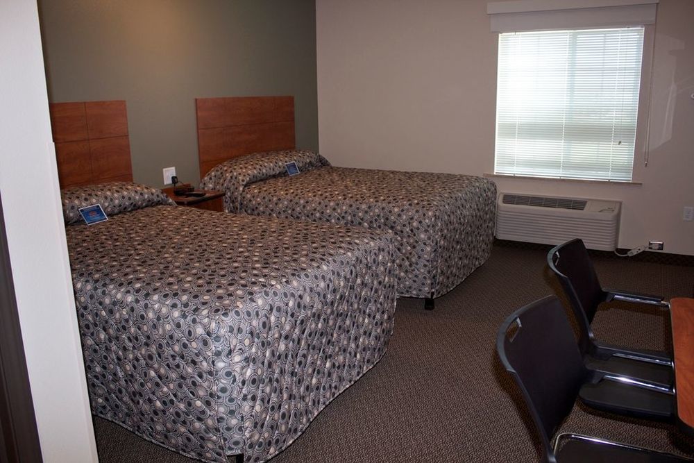 Suburban Studios Watford City الغرفة الصورة